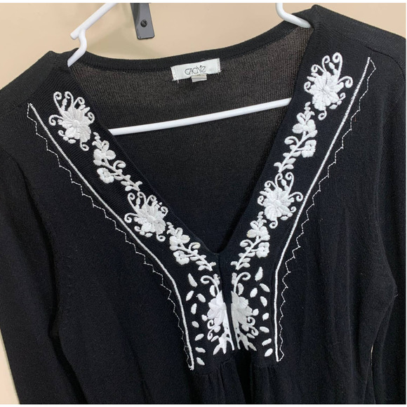 Cache Black Silky V-Neck Knit Top with White Embroidery - Picture 2 of 6